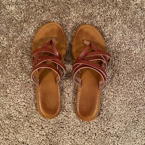 Universal thread sandals 11